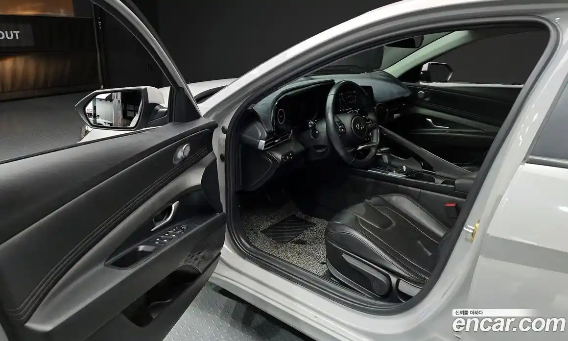 Hyundai Avante 2023 1.6 Автомат в Москве № 6096, фото 10