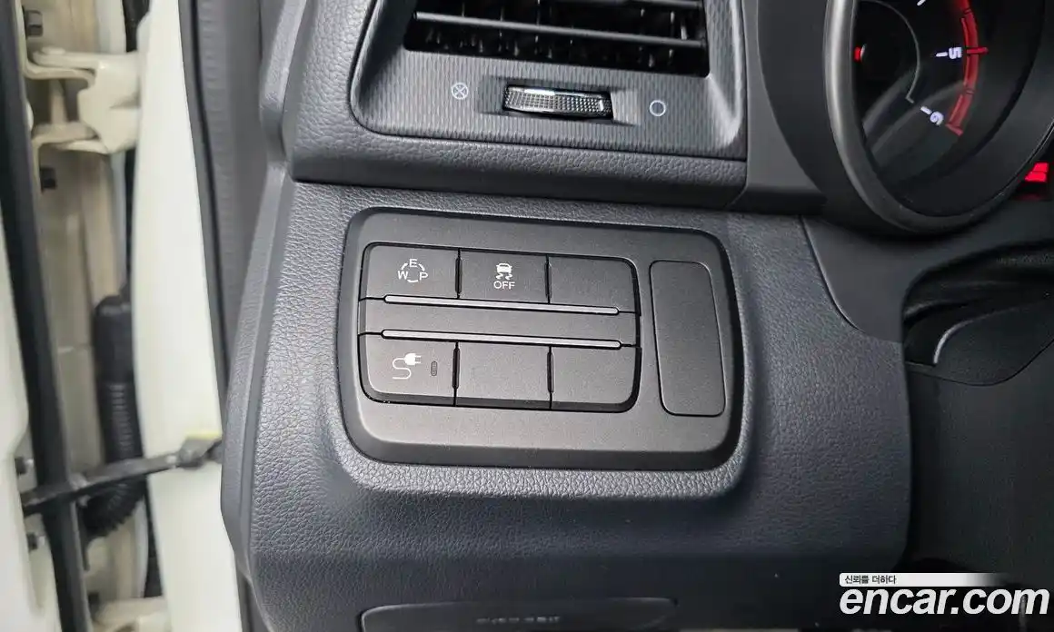 SsangYong TIBOLI 2016 1.6 Автомат в Москве № 68014, фото 1