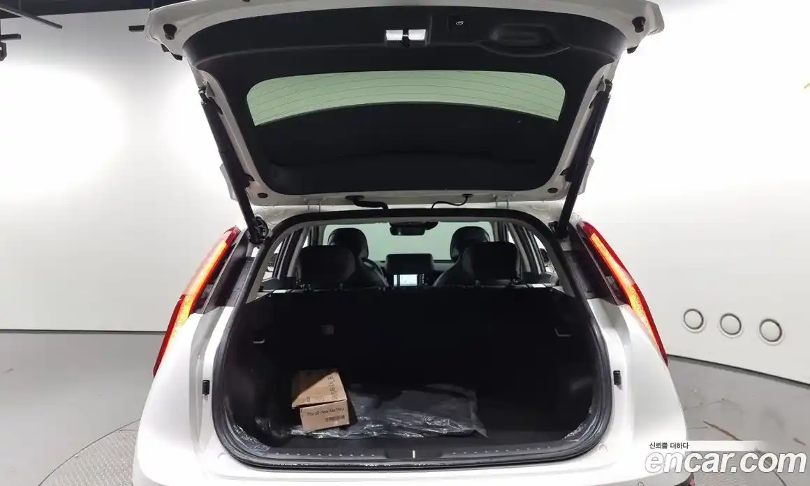 Kia Niro 2022 1.6 Автомат в Москве № 8246, фото 20