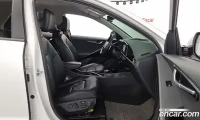 Kia Niro 2022 1.6 Автомат в Москве № 8246, миниатюра 10