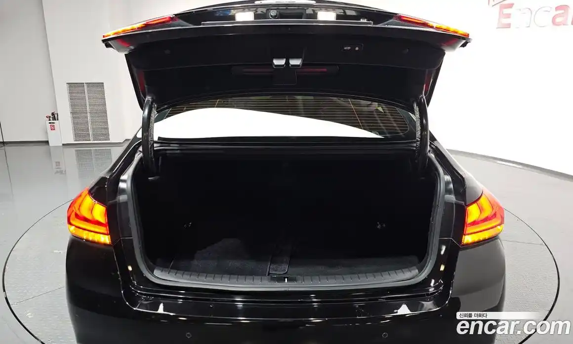 Genesis G80 2018 3.3 Автомат в Москве № 83319, фото 19