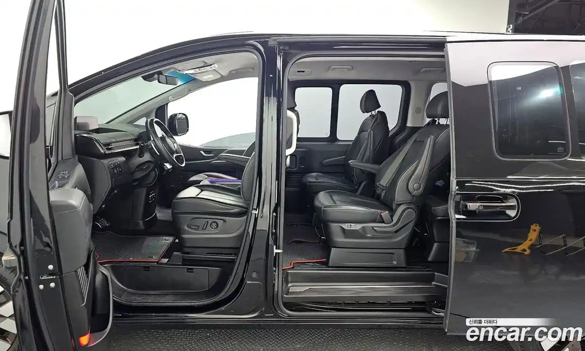 Hyundai Staria 2023 3.5 Автомат в Москве № 107616, фото 20