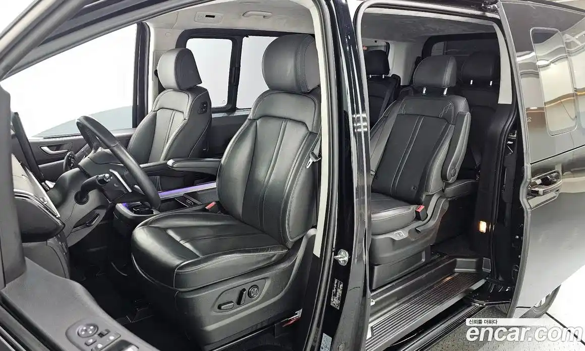 Hyundai Staria 2023 3.5 Автомат в Москве № 107616, фото 9