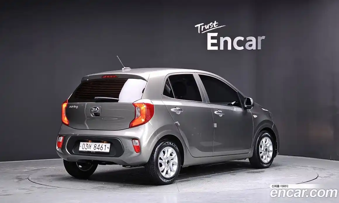 Kia Morning 2017 1.0 Автомат в Москве № 114328, фото 17