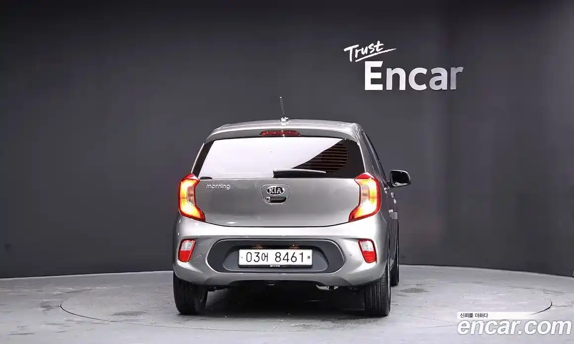 Kia Morning 2017 1.0 Автомат в Москве № 114328, фото 4