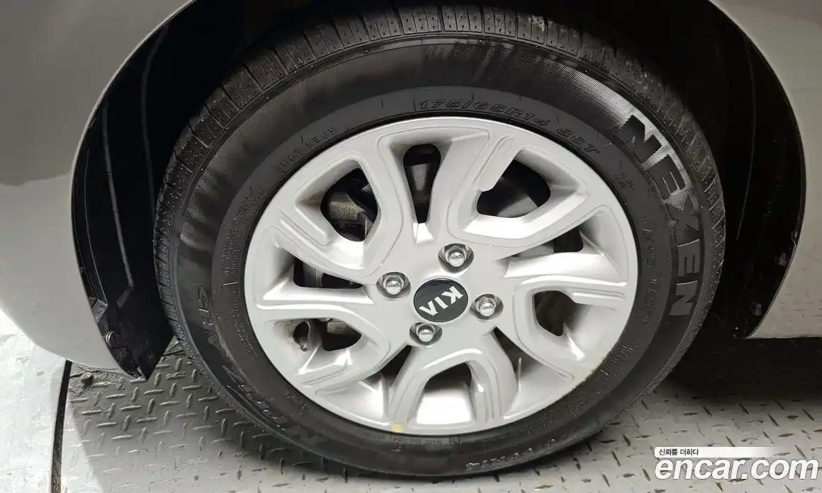 Kia Morning 2017 1.0 Автомат в Москве № 114328, фото 8