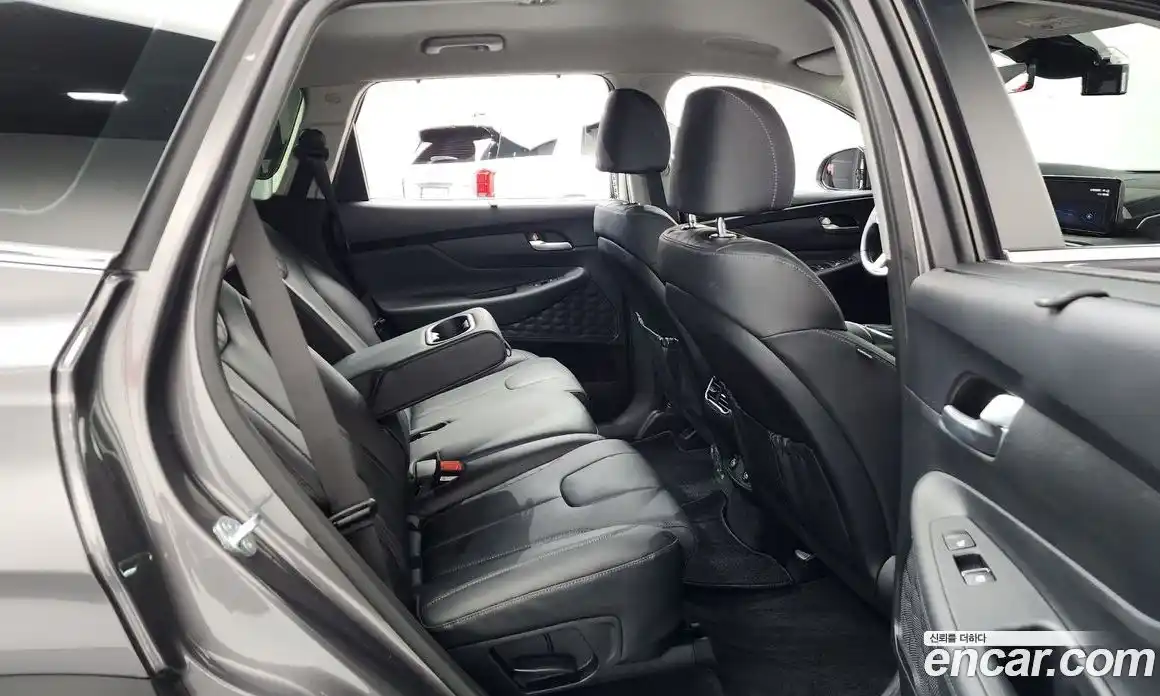 Hyundai Santa Fe 2023 2.2 Автомат в Москве № 126786, фото 6