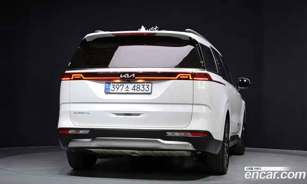 Kia Canival 2023 3.5 Автомат в Москве № 132839, фото 4