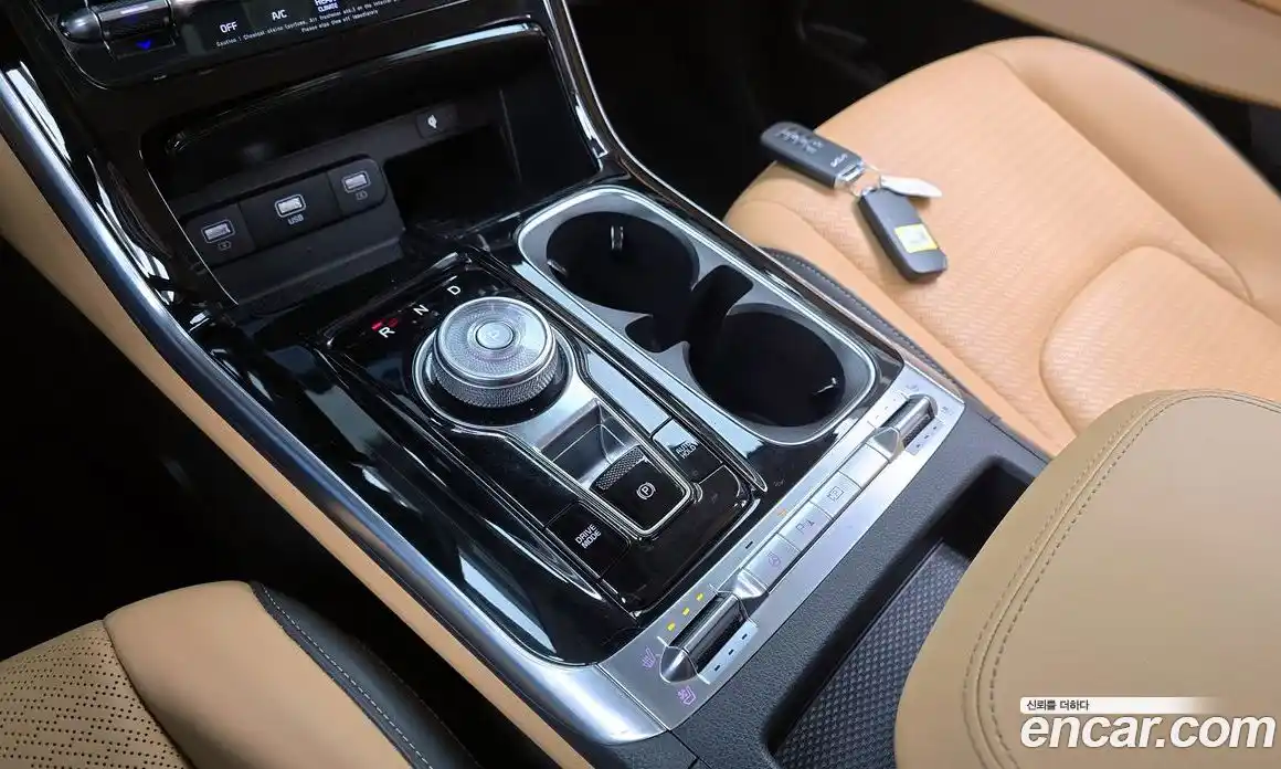 Kia Canival 2023 3.5 Автомат в Москве № 132839, фото 9