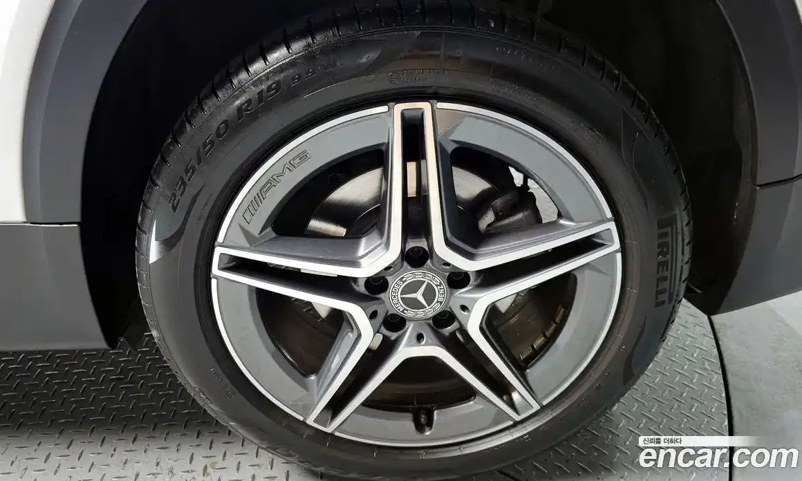 Mercedes-Benz GLB-Class 2021 2.0 Автомат в Москве № 134700, фото 20