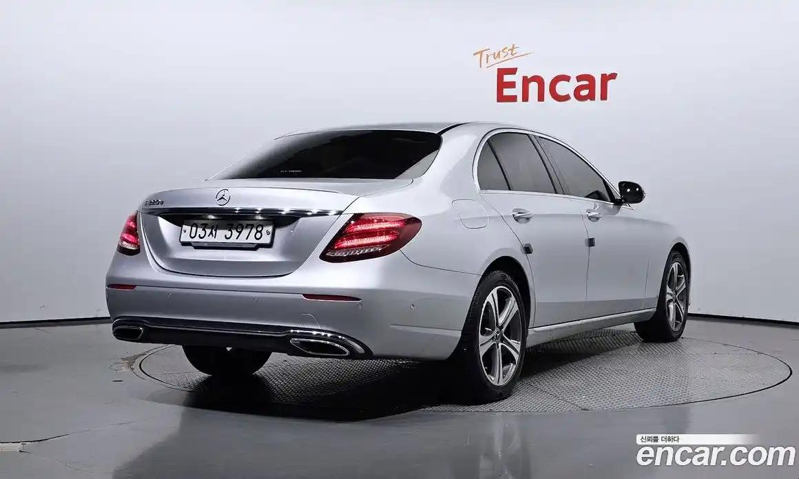 Mercedes-Benz E-Class 2019 1.9 Автомат в Москве № 142739, фото 13