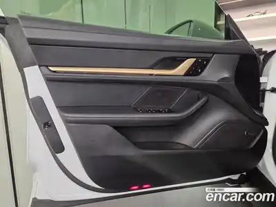 Porsche Taycan 2025 0.1 Автомат в Москве № 146183, миниатюра 10