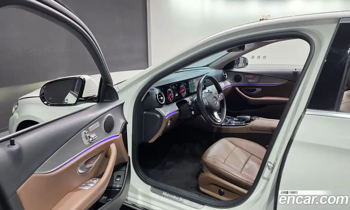 Mercedes-Benz E-Class 2018 2.0 Автомат в Москве № 160730, фото 11