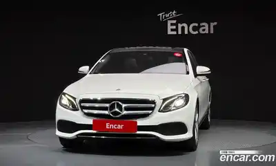 Mercedes-Benz E-Class 2018 2.0 Автомат в Москве № 160730, миниатюра 3