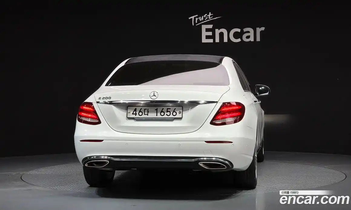 Mercedes-Benz E-Class 2018 2.0 Автомат в Москве № 160730, фото 4