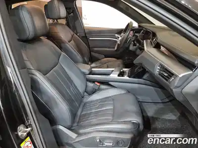 Audi e-tron 2022 0.2 Автомат в Москве № 163988, миниатюра 12