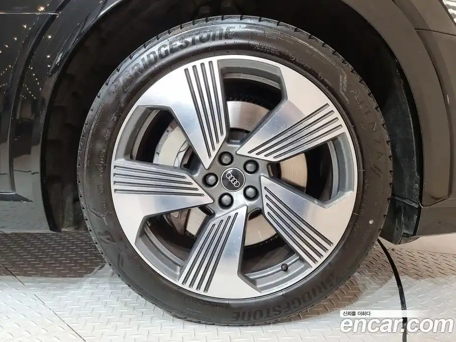 Audi e-tron 2022 0.2 Автомат в Москве № 163988, фото 5