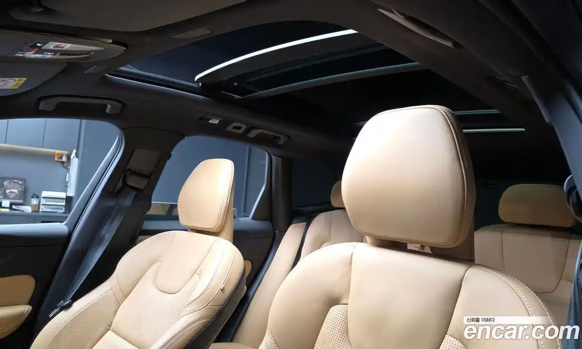 Volvo XC60 2025 2.0 Автомат в Москве № 164198, фото 12