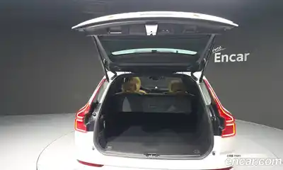 Volvo XC60 2025 2.0 Автомат в Москве № 164198, миниатюра 2