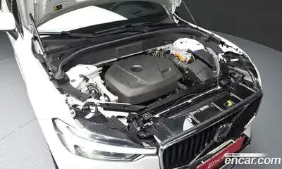 Volvo XC60 2025 2.0 Автомат в Москве № 164198, миниатюра 3