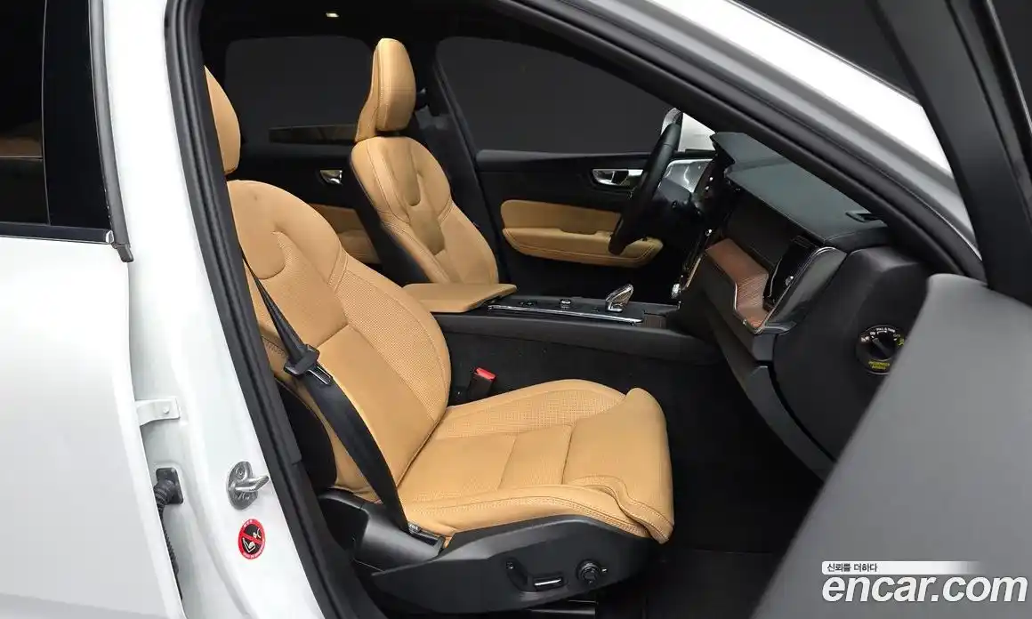 Volvo XC60 2025 2.0 Автомат в Москве № 164198, фото 8