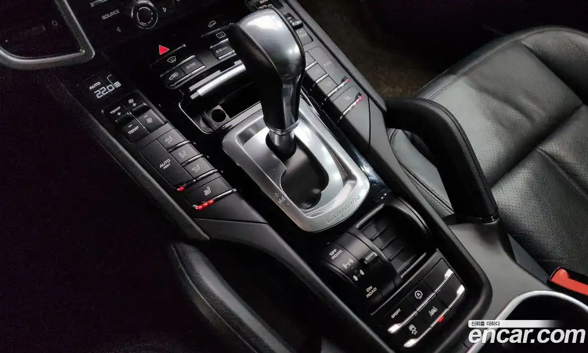 Porsche Cayenne 2015 3.0 Автомат в Москве № 165709, фото 13