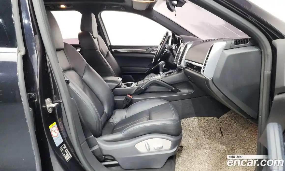 Porsche Cayenne 2015 3.0 Автомат в Москве № 165709, фото 15