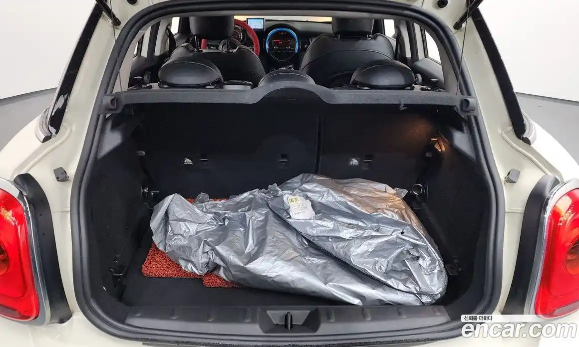 Mini Cooper 2017 1.5 Автомат в Москве № 167222, фото 12