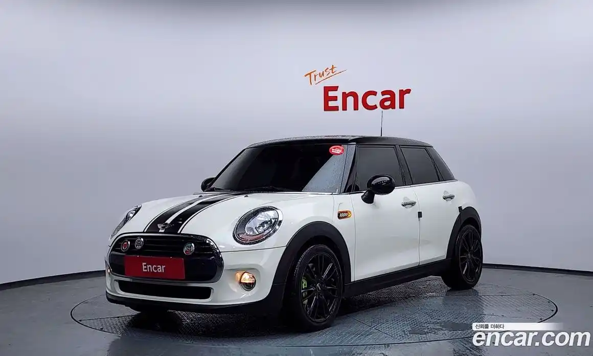 Mini Cooper 2017 1.5 Автомат в Москве № 167222, фото 5