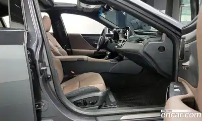 Lexus ES 2026 2.5 Автомат в Москве № 167983, миниатюра 3