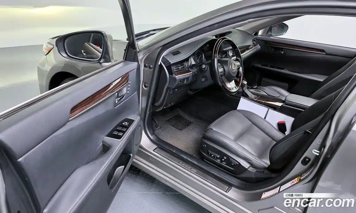 Lexus ES 2017 2.5 Автомат в Москве № 168218, фото 11