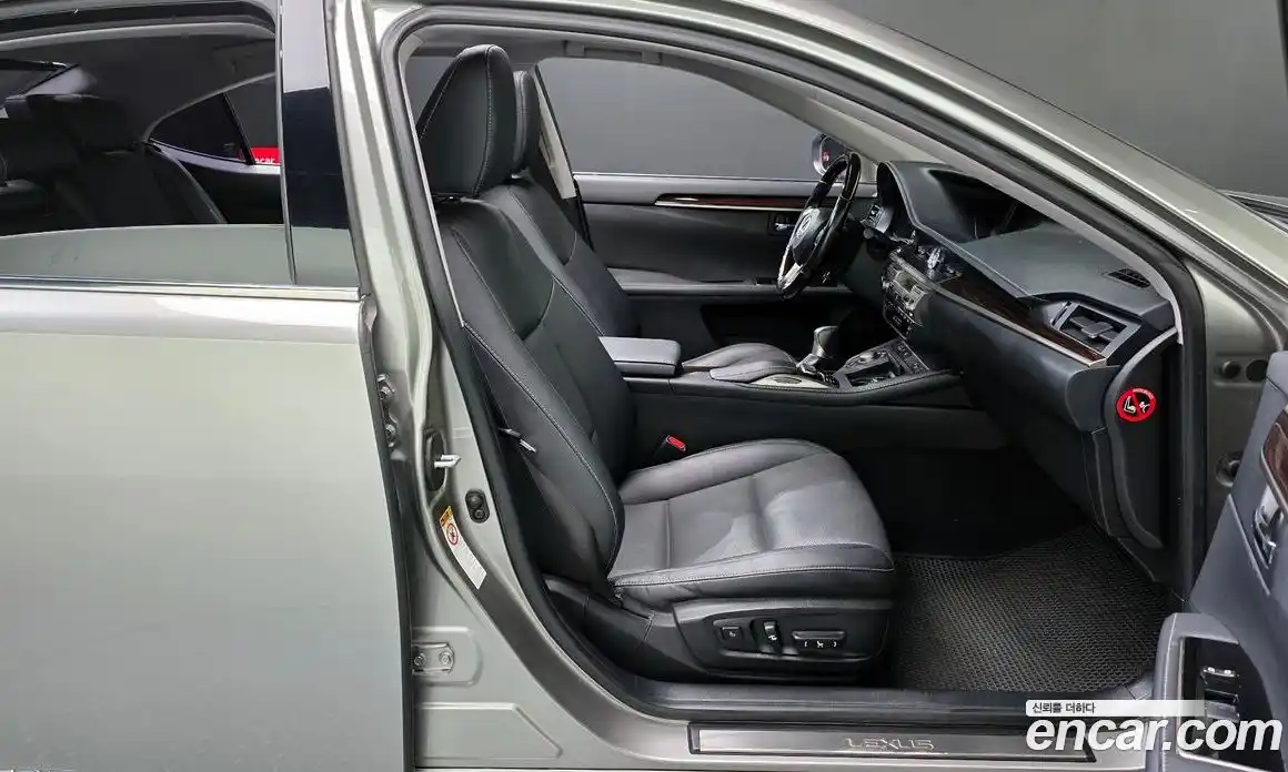 Lexus ES 2017 2.5 Автомат в Москве № 168218, фото 19