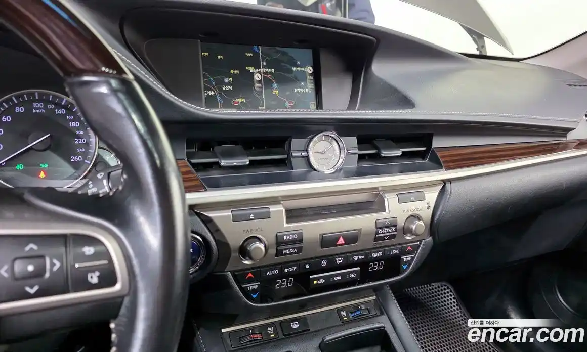 Lexus ES 2017 2.5 Автомат в Москве № 168218, фото 7