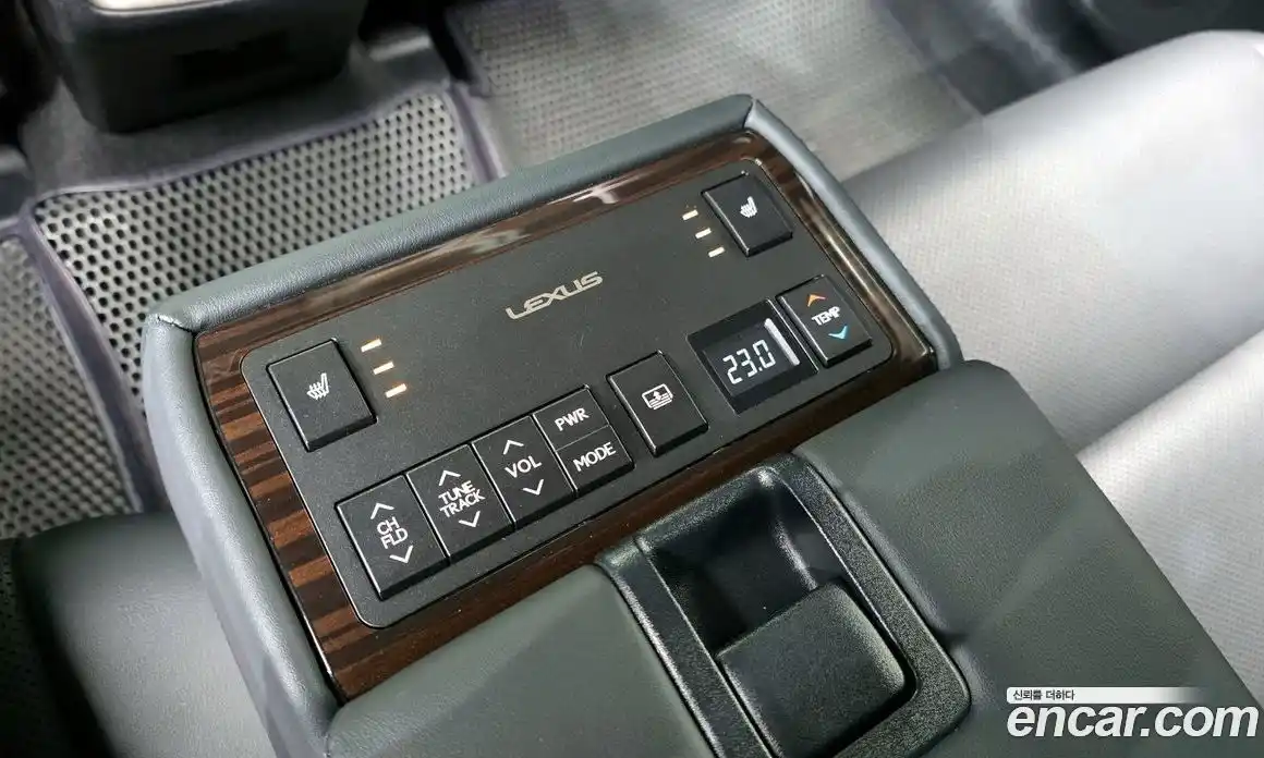 Lexus ES 2017 2.5 Автомат в Москве № 168218, фото 9