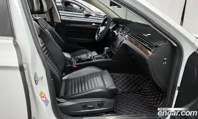 Volkswagen Passat 2018 2.0 Автомат в Москве № 168899, миниатюра 11