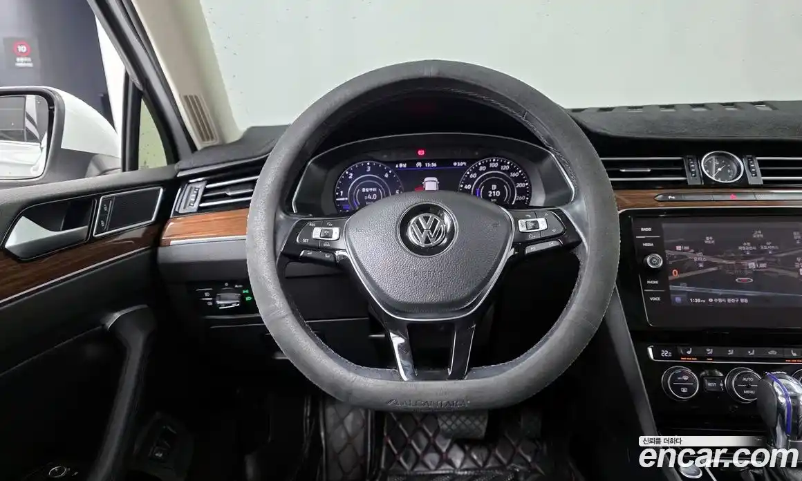 Volkswagen Passat 2018 2.0 Автомат в Москве № 168899, фото 13