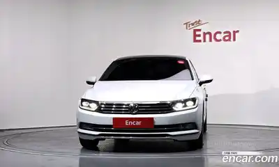 Volkswagen Passat 2018 2.0 Автомат в Москве № 168899, миниатюра 3