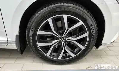 Volkswagen Passat 2018 2.0 Автомат в Москве № 168899, миниатюра 5