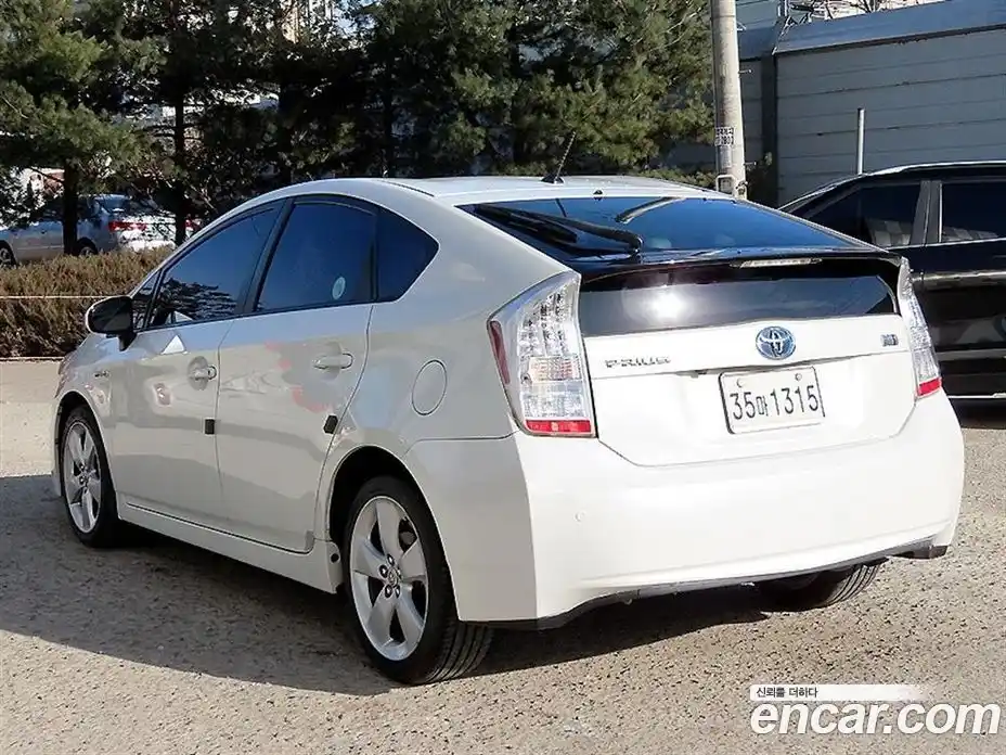 Toyota Prius 2011 1.8 Автомат в Москве № 170349, фото 3
