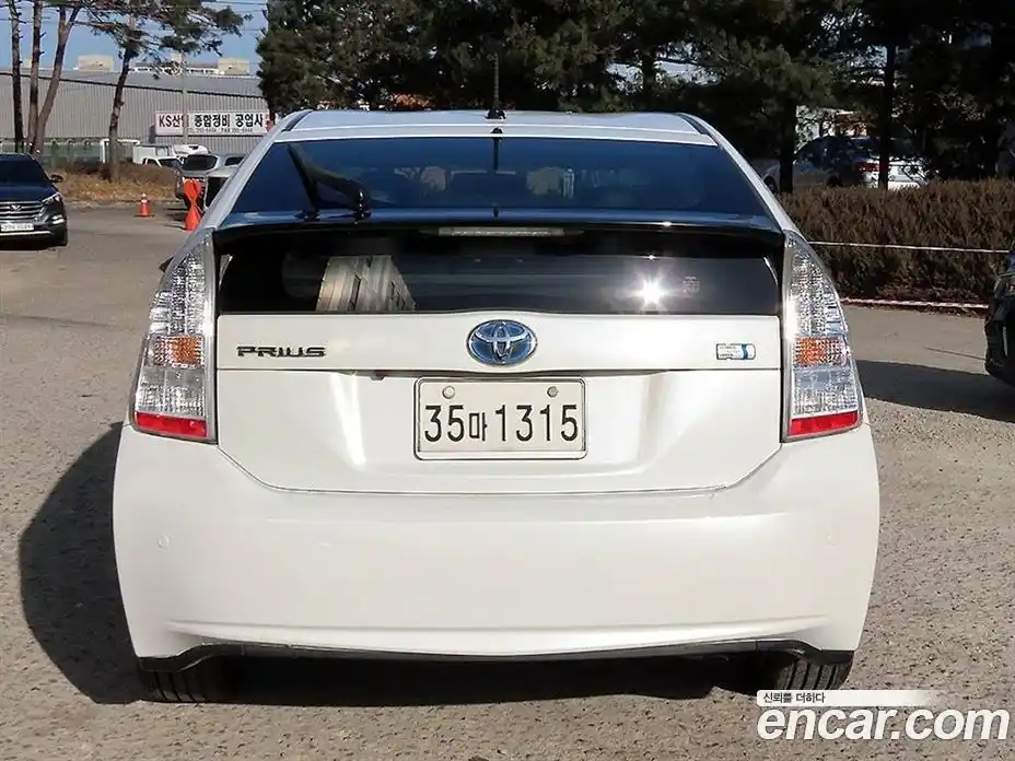 Toyota Prius 2011 1.8 Автомат в Москве № 170349, фото 4