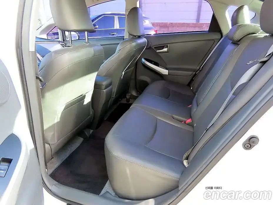 Toyota Prius 2011 1.8 Автомат в Москве № 170349, фото 6