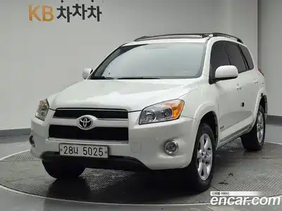 Toyota RAV4, 2011