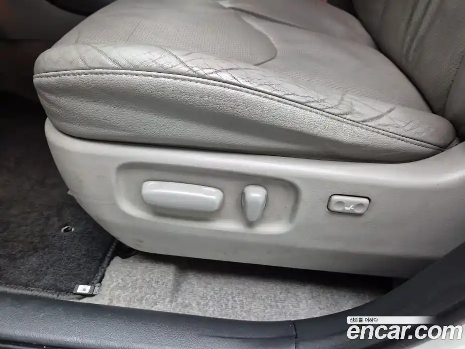 Toyota RAV4 2011 2.5 Автомат в Москве № 170375, фото 19