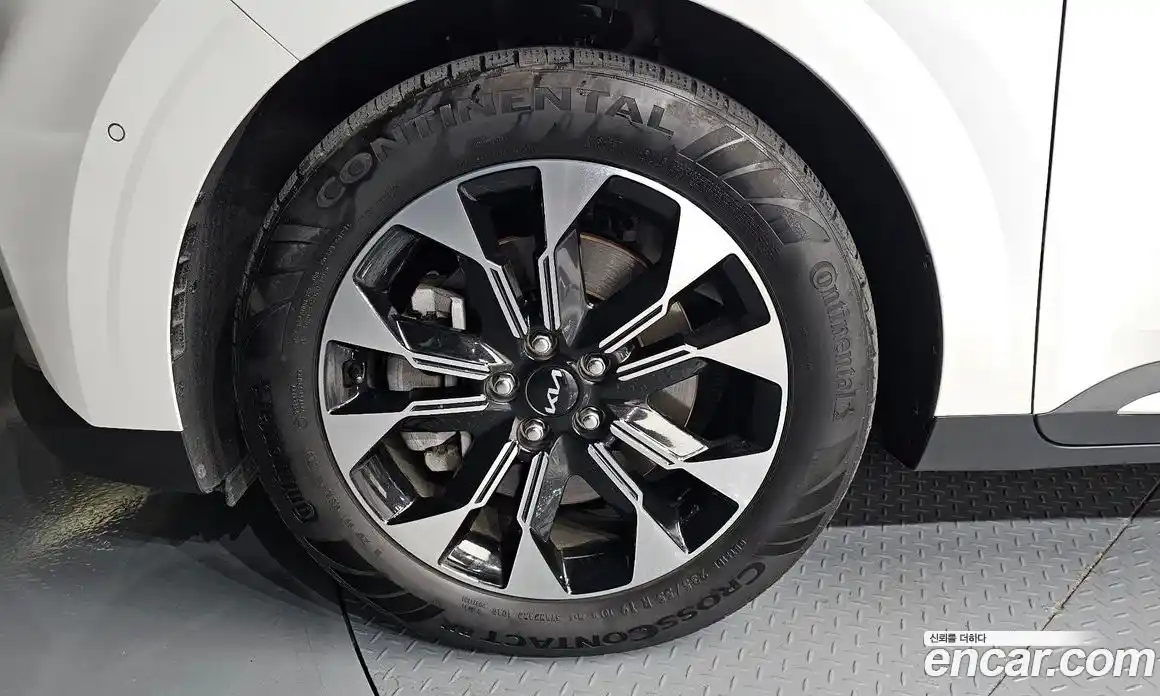 Kia Canival 2023 2.2 Автомат в Москве № 17119, фото 5