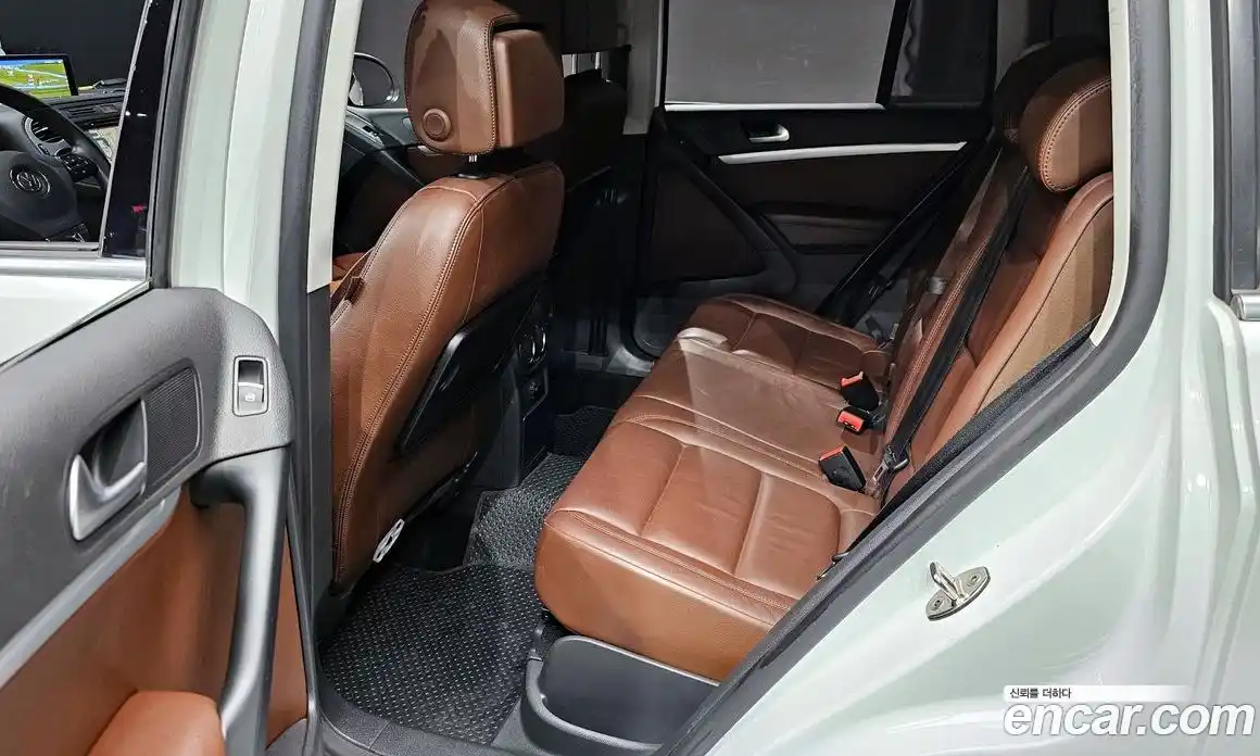 Volkswagen Tiguan 2016 2.0 Автомат в Москве № 176212, фото 12