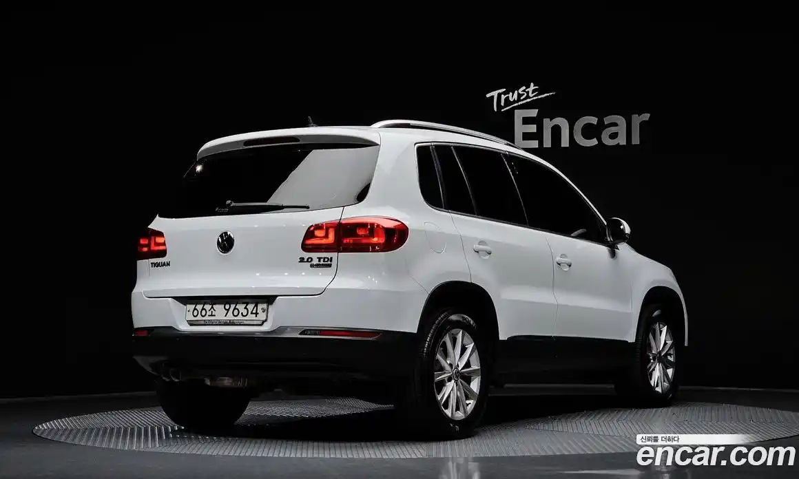 Volkswagen Tiguan 2016 2.0 Автомат в Москве № 176212, фото 5