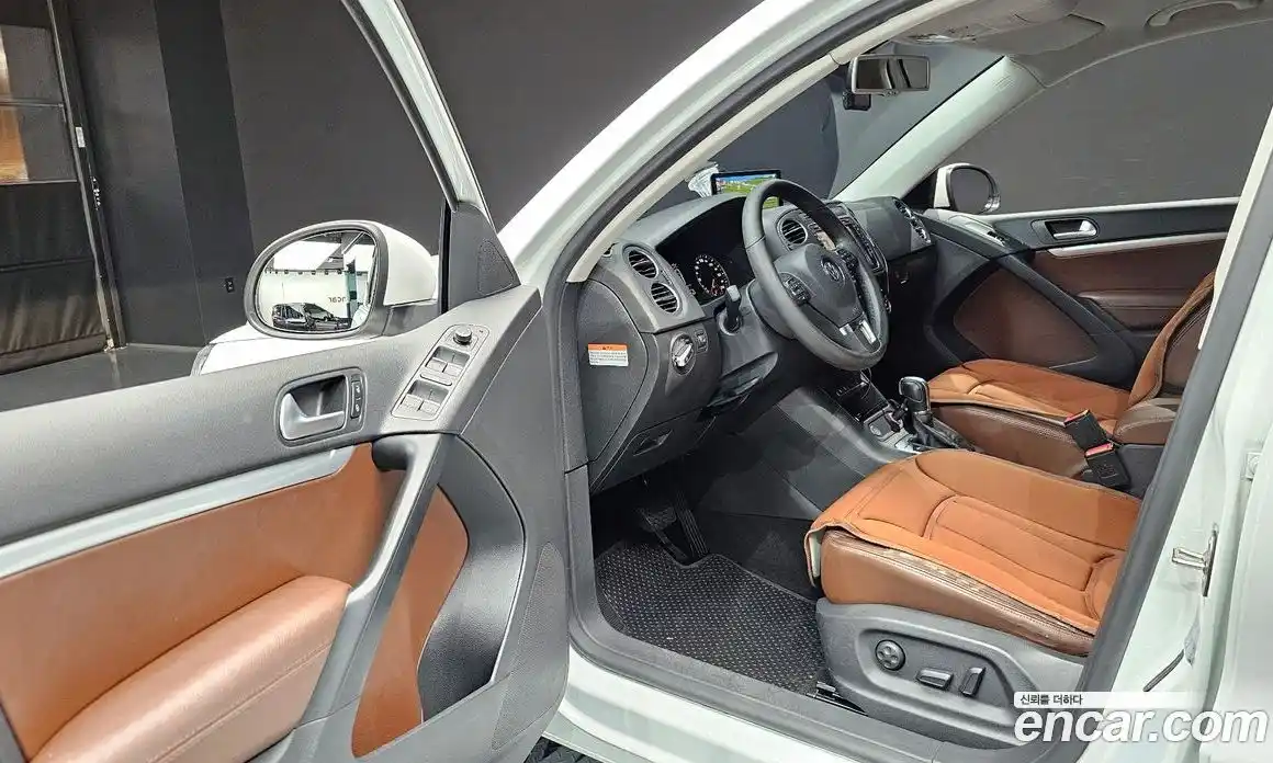 Volkswagen Tiguan 2016 2.0 Автомат в Москве № 176212, фото 9