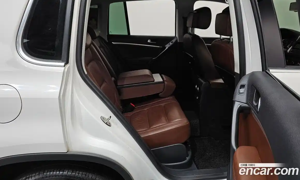 Volkswagen Tiguan 2014 2.0 Автомат в Москве № 186206, фото 11