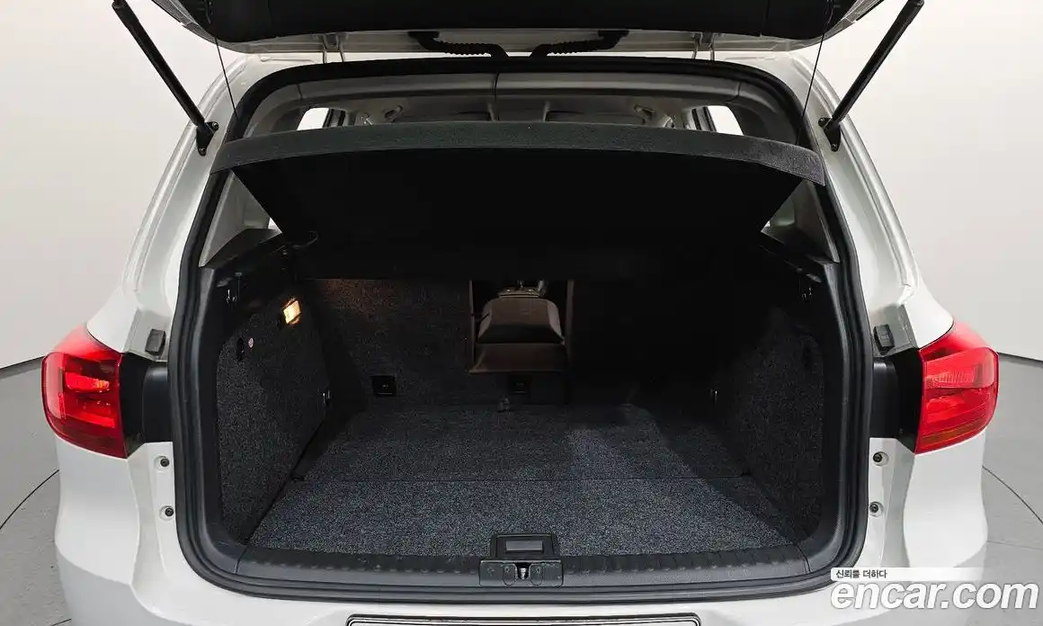 Volkswagen Tiguan 2014 2.0 Автомат в Москве № 186206, фото 4