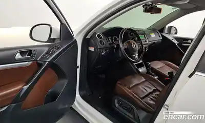 Volkswagen Tiguan 2014 2.0 Автомат в Москве № 186206, миниатюра 6